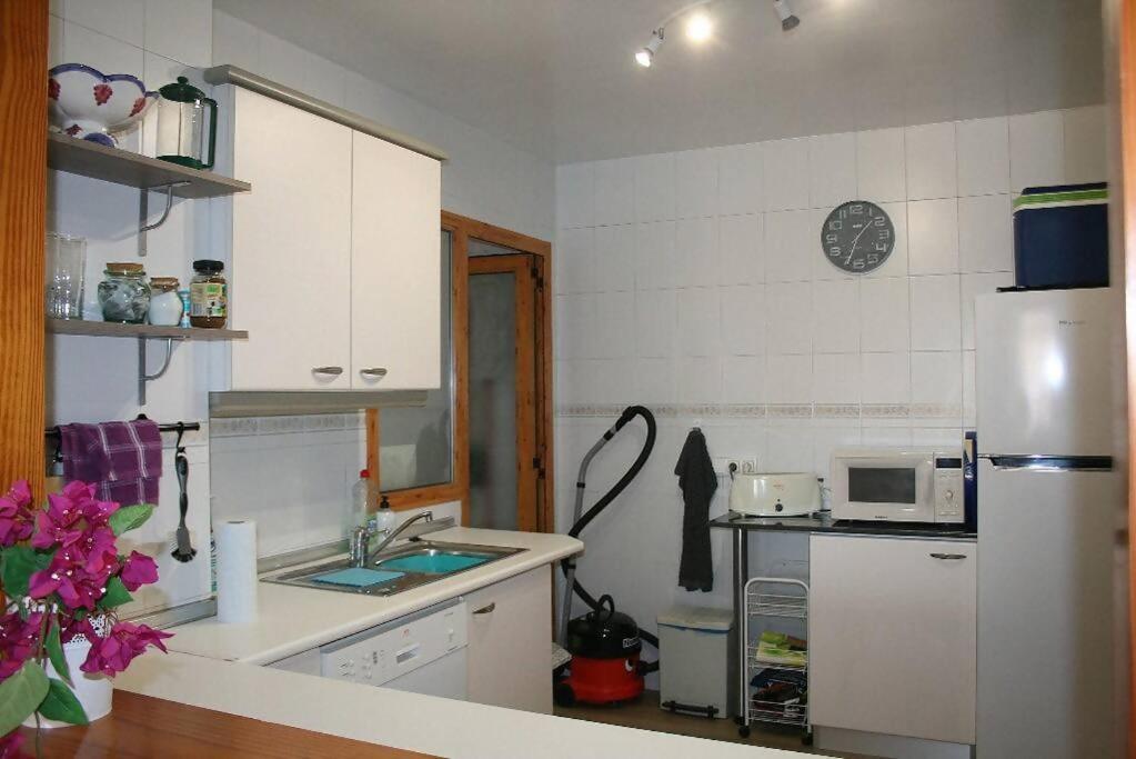 Beachside Apartment In The Centre Of إل كامبيلو المظهر الخارجي الصورة